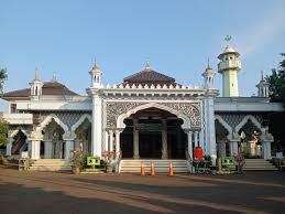 5 Masjid Terbesar di Jawa Barat: Kunjungan yang Menginspirasi Bersama Sultan Horse